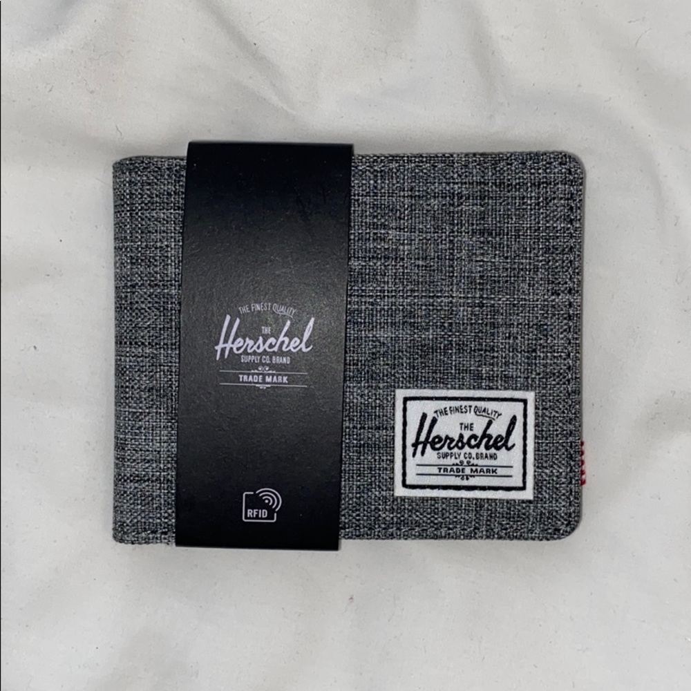 Herschel wallet
